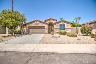 Building Photo - 1634 W Windsong Dr