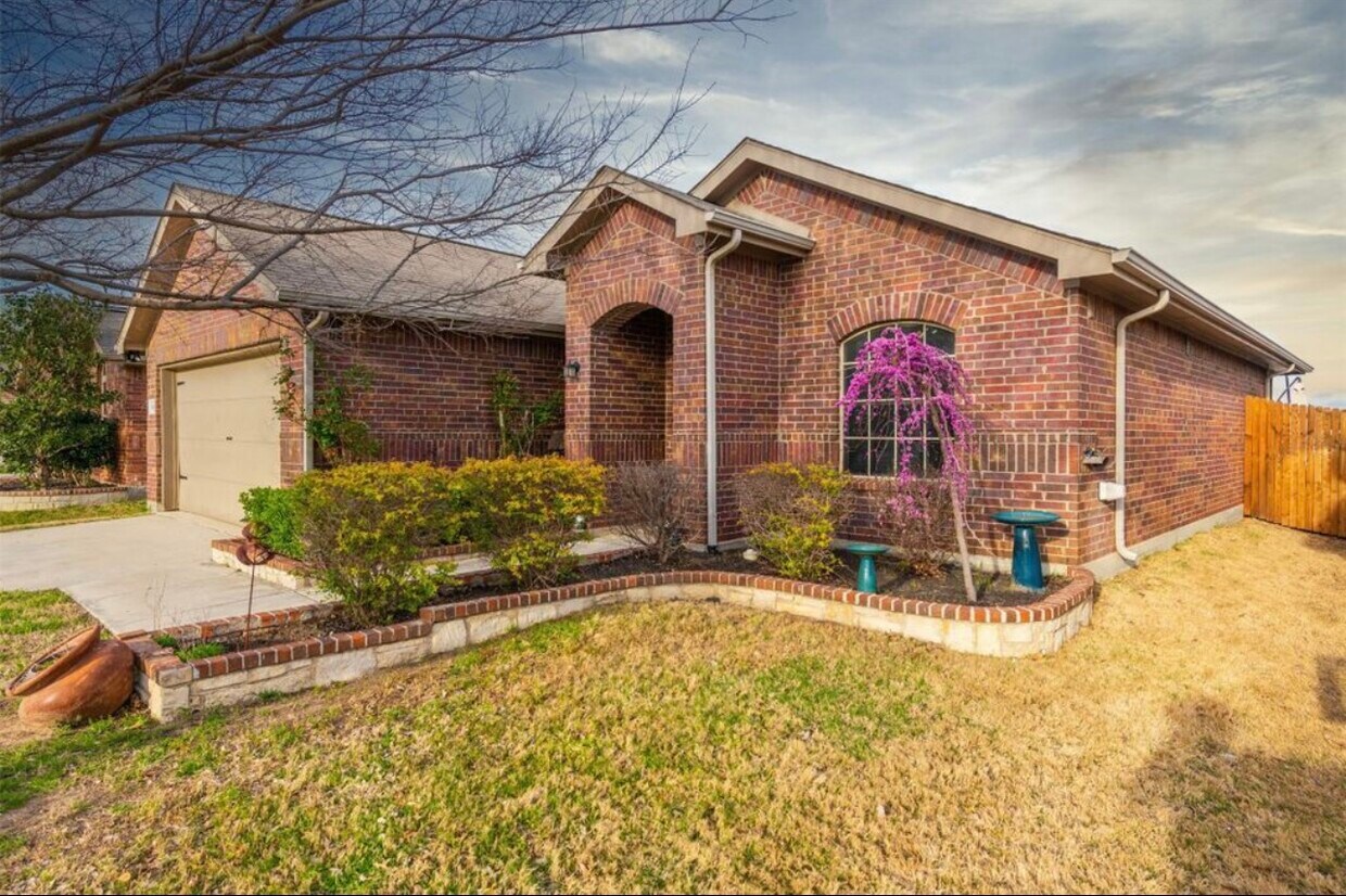 Primary Photo - 14348 Artisan Dr