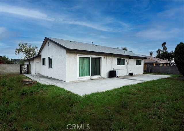 Foto del edificio - 2497 Logan St