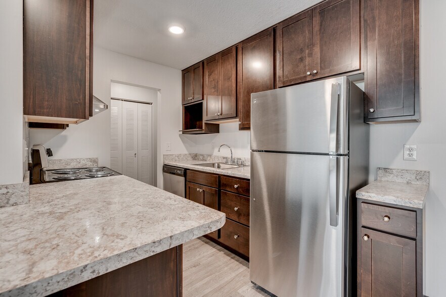 Fine Living at Aquila Park & Royal Park