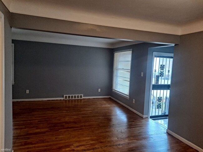 Building Photo - 3 br, 1.5 bath House - 16889 Saint Marys St