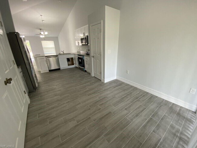 Foto del edificio - 4758 22nd St SW