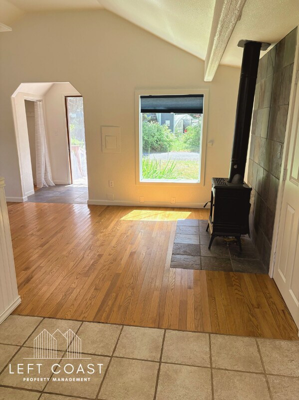 Foto del edificio - 6239 SW Jetty Ave