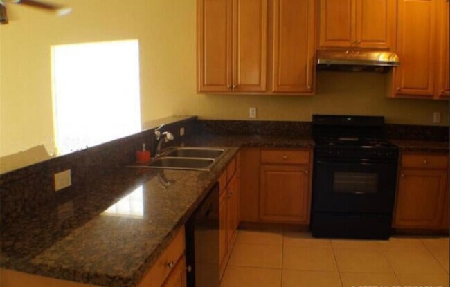 Building Photo - 162 Kensington Way