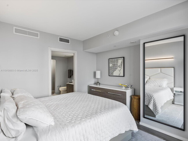 Foto del edificio - 801 S Miami Ave