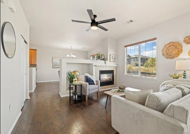 Foto del edificio - 13151 Grant Cir N