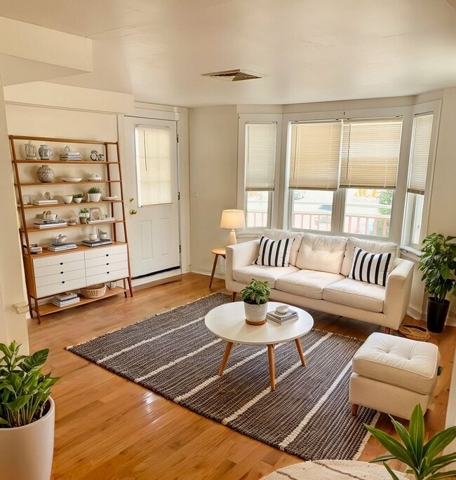 Building Photo - 219 Ons