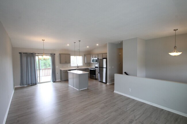 Foto del edificio - 3 Bed 2 Bath Bennington