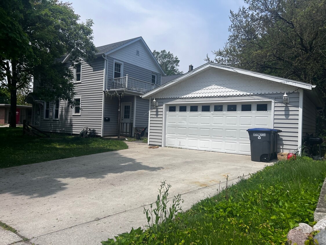 Primary Photo - 732 National Ave