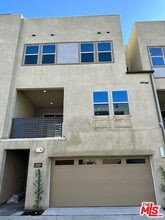 Building Photo - 2038 Hollyleaf Ter