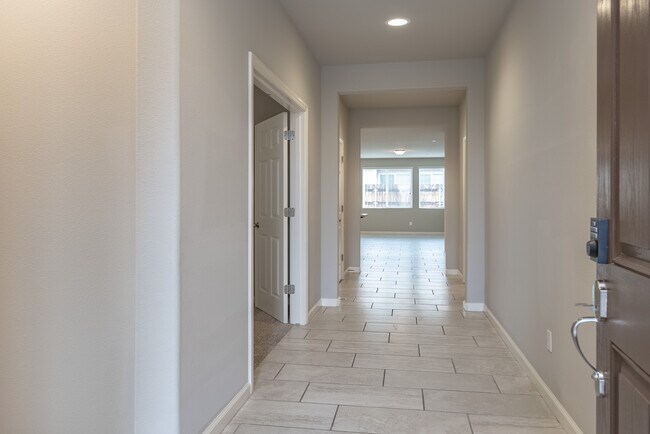 Building Photo - 3555 Encino Ave