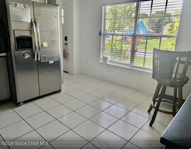 Building Photo - 700 Pampas St NW