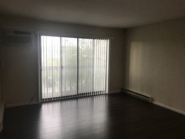 Cubierta de tamaño completo - 5333 Cedar Point Dr