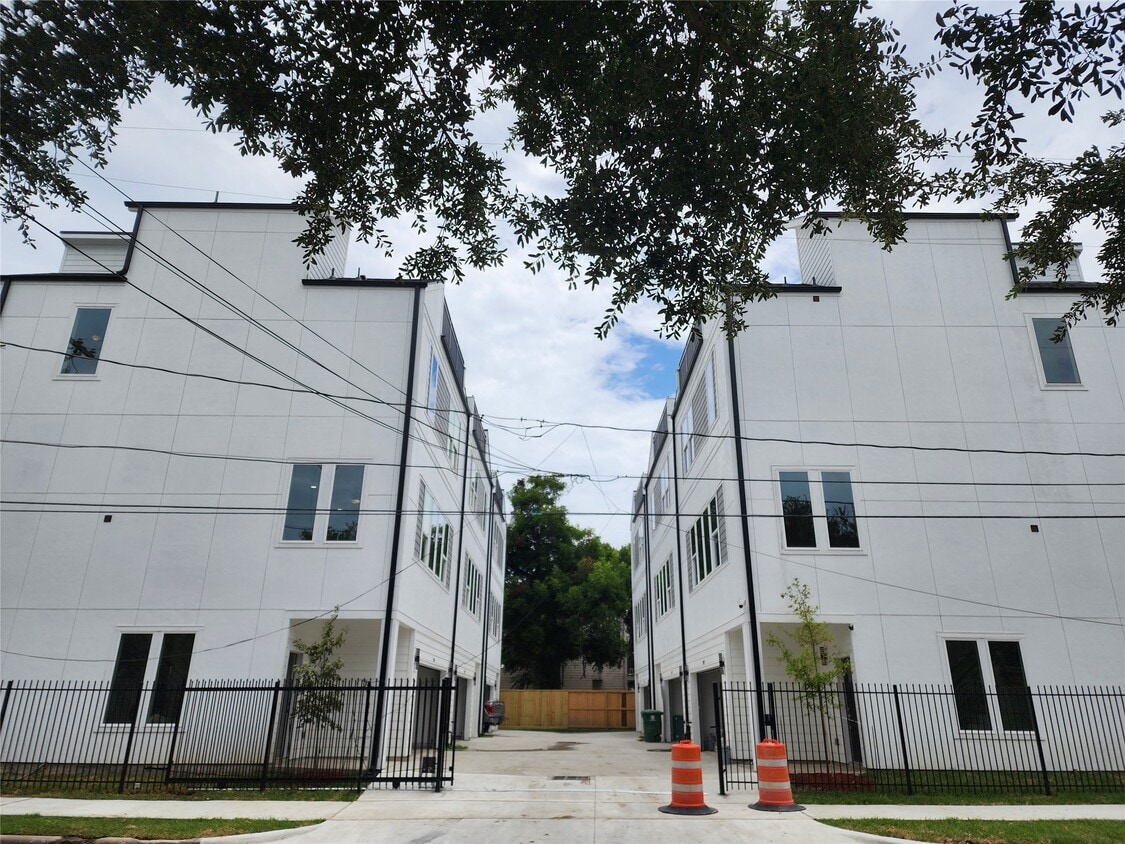 Foto principal - 3411 St Emanuel St