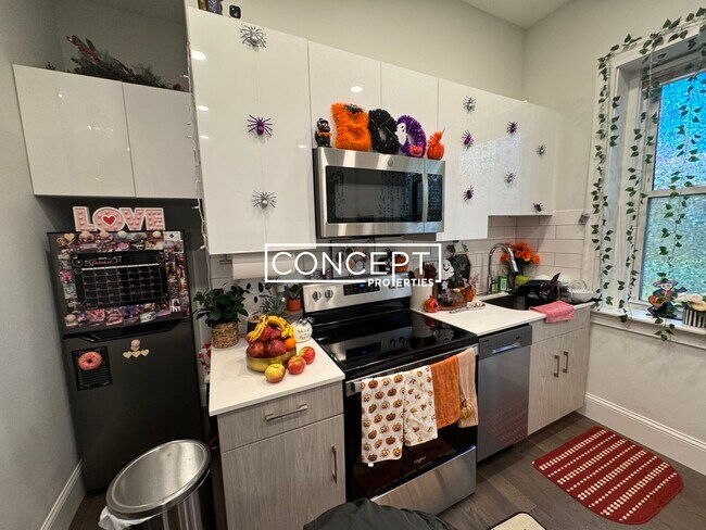 Building Photo - 124 Peterborough St