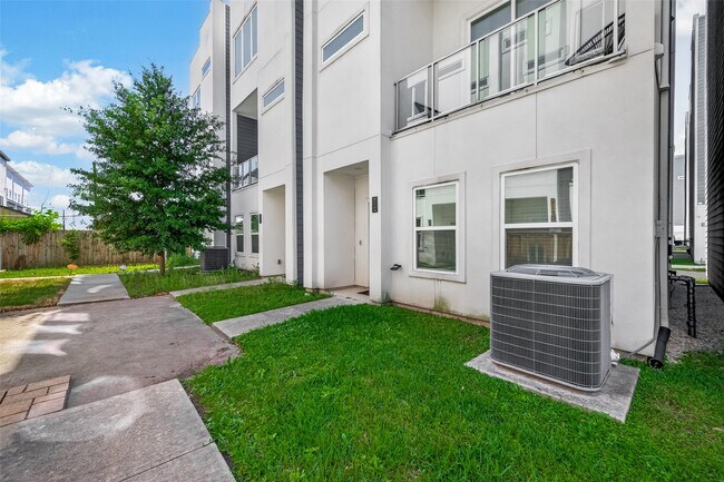 Foto del edificio - 2114 Engelmohr St