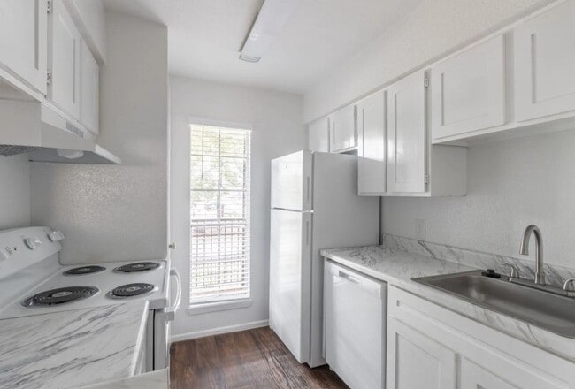 Building Photo - Rockridge Station Apartments