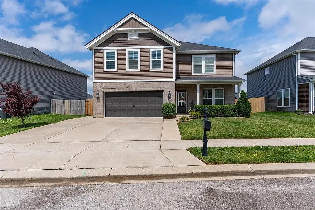 Foto principal - 2630 Dellwood Valley Ln