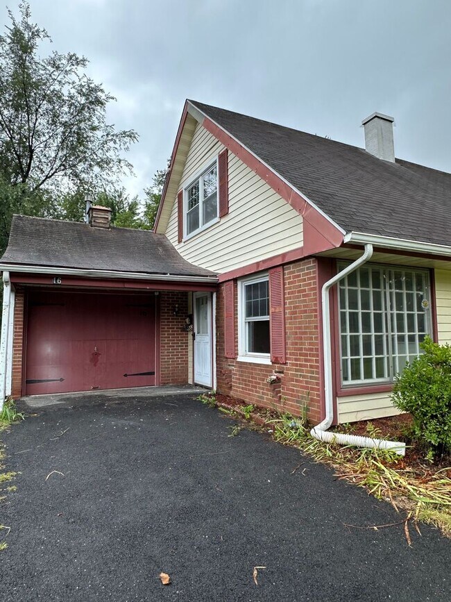 Building Photo - Welcome Home