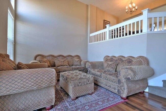 Building Photo - Beautifully Updated Union City Townhome w/ Community Amenities & Vaulted Ceilings