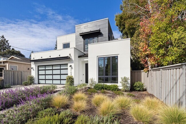 Foto del edificio - Luxurious Modern Single Family Home in West Menlo Park Available Now!
