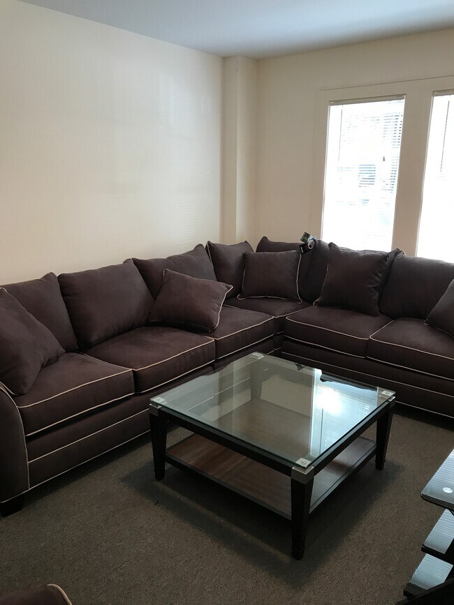 Foto del edificio - 114 Highland Pl