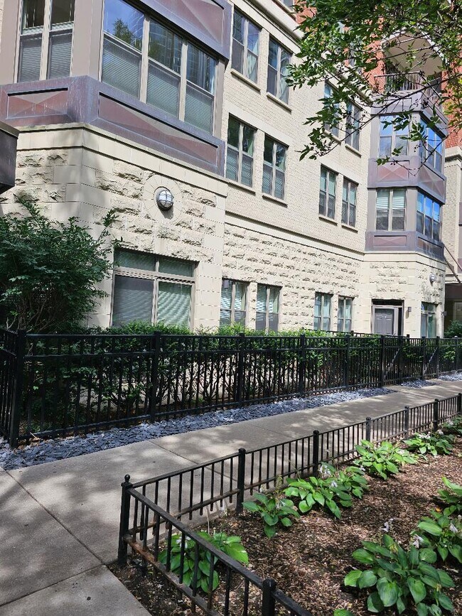 Building Photo - 1250 S Indiana Ave