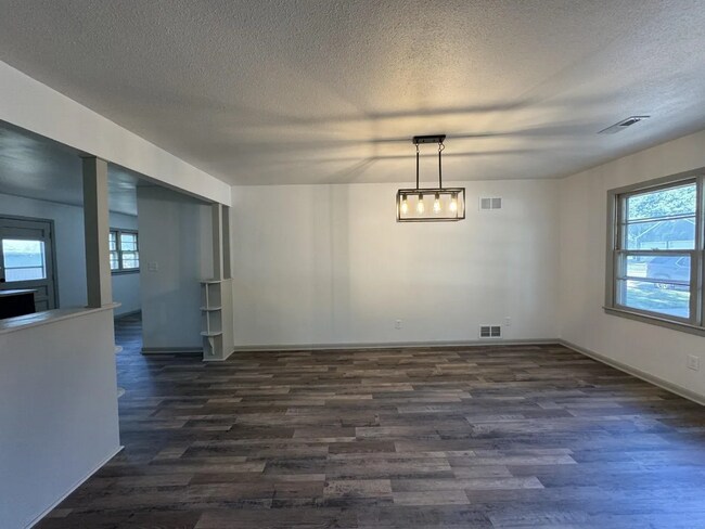 Building Photo - 1231 Shelden St