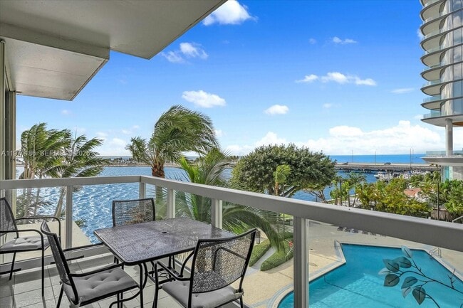 Foto del edificio - 2451 Brickell Ave