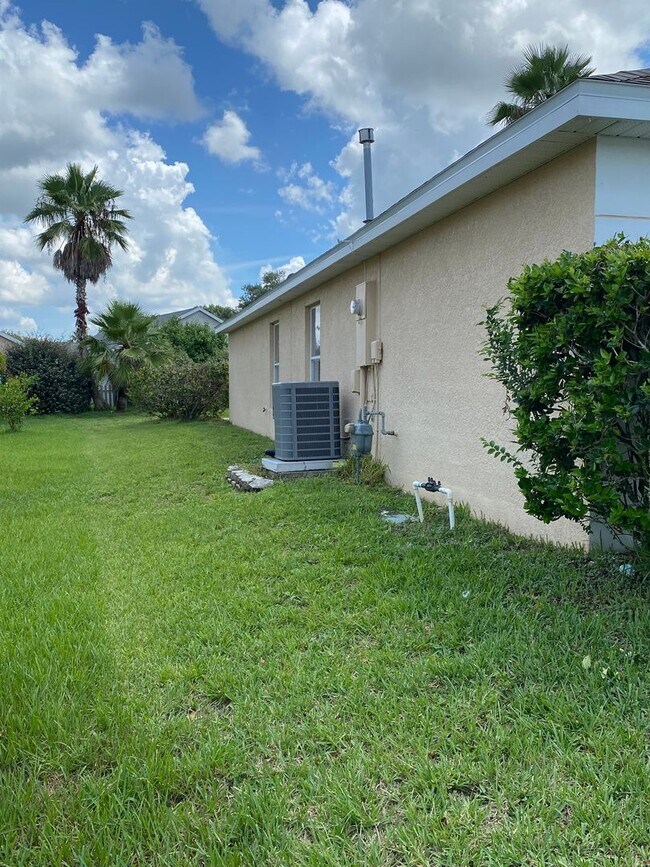 Foto del edificio - 15718 Bay Vista Dr