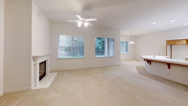 Foto del edificio - 1823 N Holly Ave