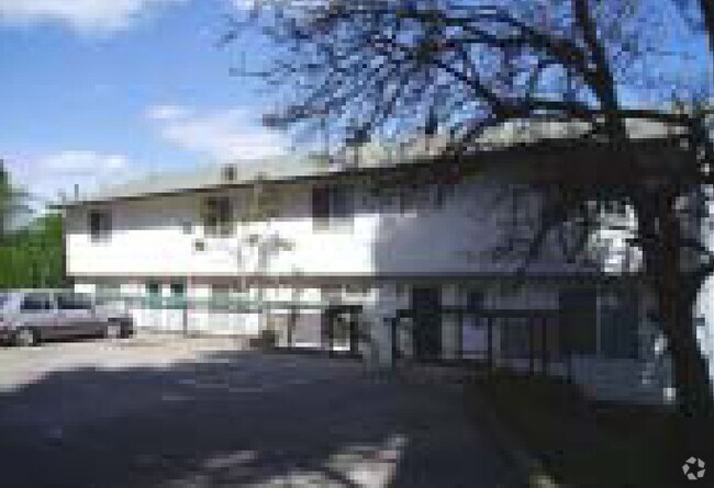 Alternativa Vista al edificio 1 - 2 Parkrose 4 Plexes