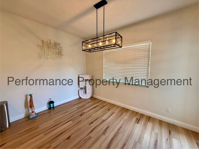 Foto del edificio - Gorgeous 5 Bed/3 Bath Rio Bravo Home w/ RBP & Security Deposit Alternative Option