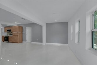 Building Photo - 1137 SW 8th Ave