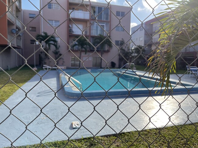 Foto del edificio - 6130 W 19th Ave