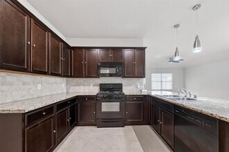 Building Photo - 17711 Rose Summit Ln