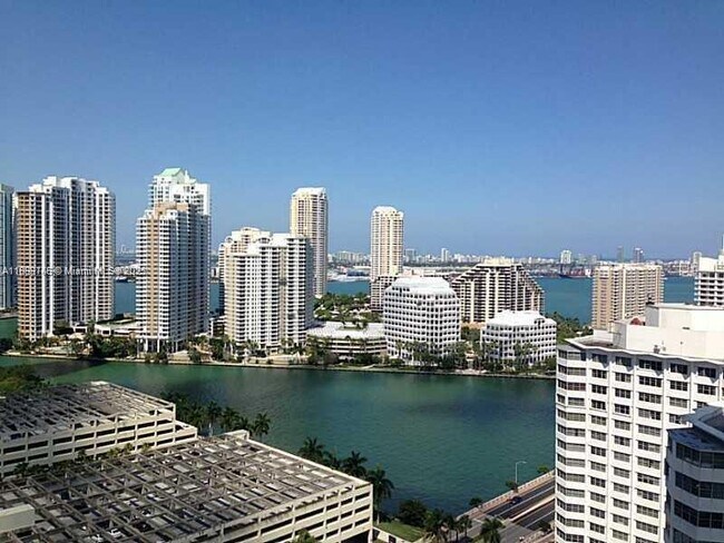 Foto del edificio - 950 Brickell Bay Dr