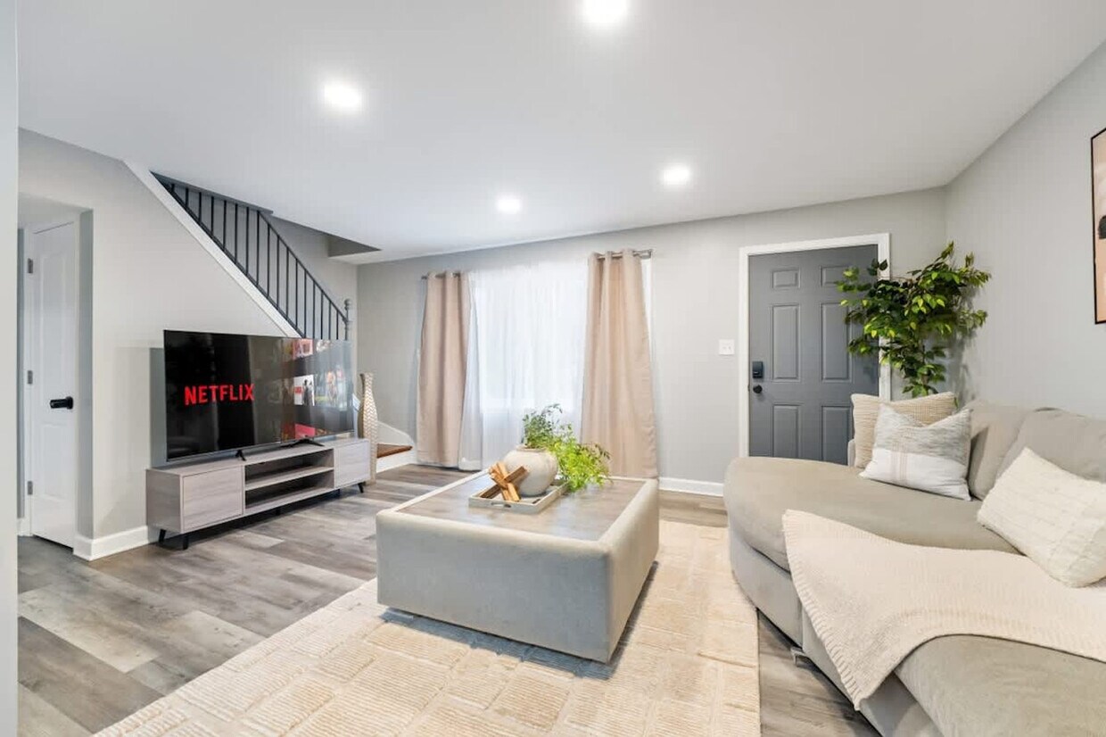 Foto principal - 5840 81st Pl