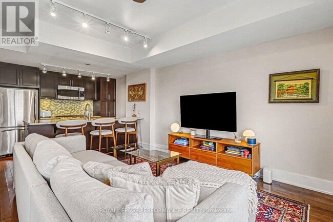 Photo du bâtiment - 131 Holland Ave