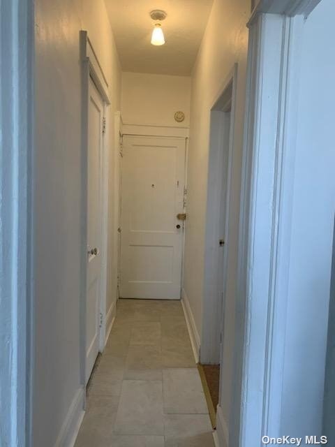 Foto del edificio - 68-37 Fresh Pond Rd