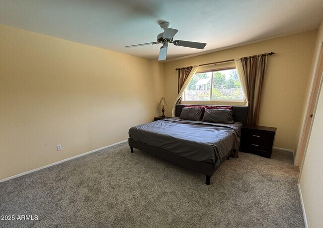 Building Photo - 3625 E Garden Dr
