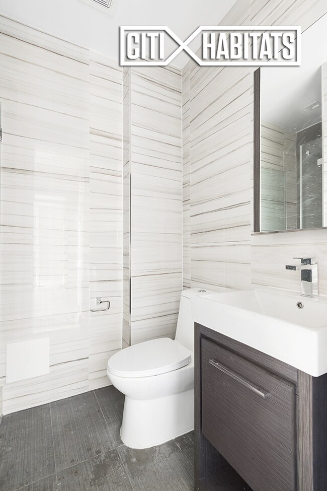 Foto del edificio - 312 E 106th St