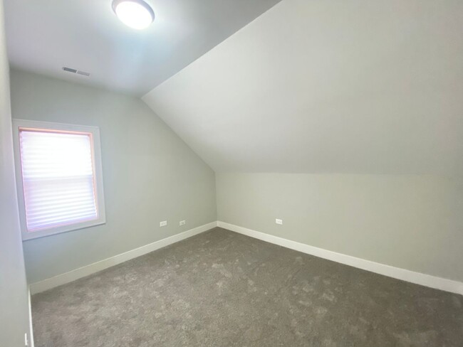 Building Photo - 2244 S Sawyer Ave