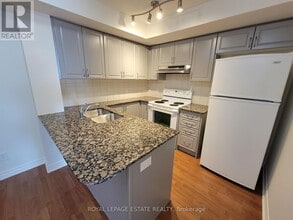 Building Photo - 60 Fairfax Crescent