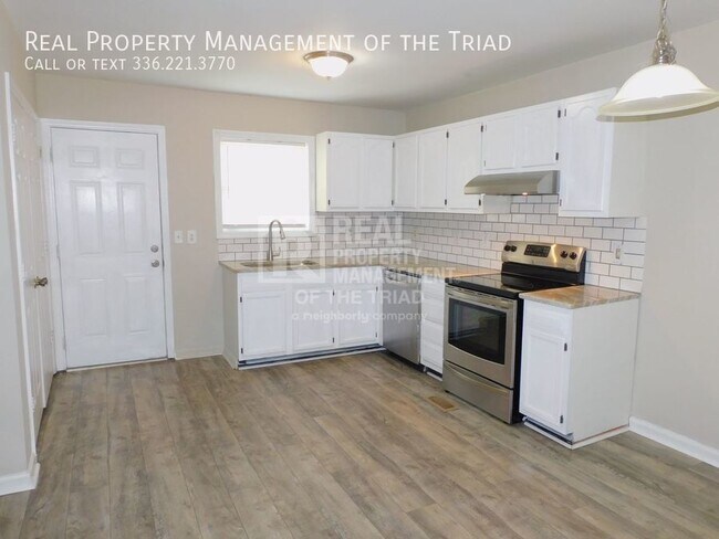 Foto del edificio - Updated 3 bed/2 bath bungalow in High Point