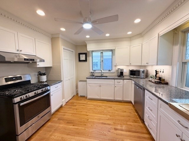 Foto del edificio - 102 Floral St