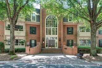 Building Photo - 25309 Plantation Dr NE