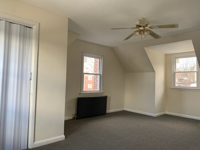 Bedroom - 43 Mount Vernon Ave
