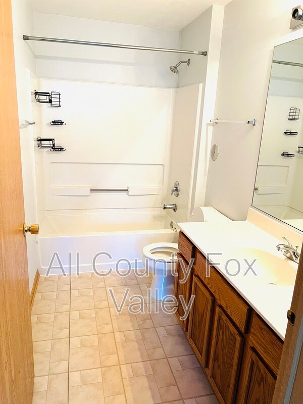 Building Photo - 2109 Silverstone Dr