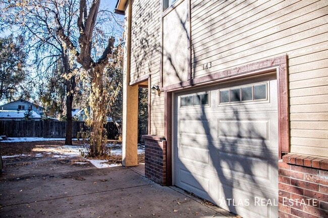 Building Photo - 143 E Longs Peak Ave